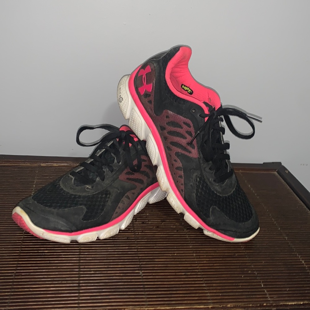 Under Armour Women’s Micro G Shoes 7.5